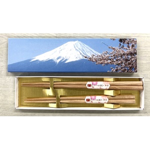 Paire de baguettes octogonales à pointe carrée en bois de cerisier de montagne, boîte Mont Fuji, fabriquées au Japon |   Cadeaux d'affaires style Japandi porte-bonheur - Product Image 1