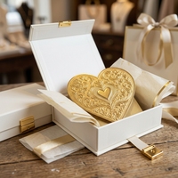 Cartes à boucles d'oreilles personnalisées en carton épais ivoire, motif cœur damassé doré, gaufrage à chaud, pour présentation de bijoux, OEM, personnalisables, en gros