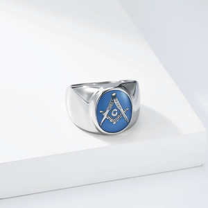 Bague Chevalière Vintage en Acier Inoxydable Plaqué Or 18K avec Fond Émaillé Bleu et Motif <span class=keywords><strong>AG</strong></span> Maçonnique pour Hommes - Vente en Gros pour le Commerce International - Product Image 4