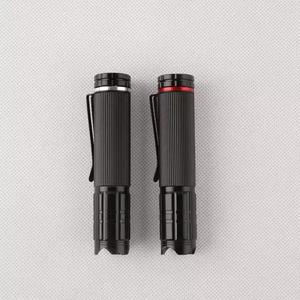 Mini Linterna de Aluminio Personalizada Jd 11801, Luz LED Blanca, Táctica, para Uso Diario, con Clip de Doble Dirección, Alimentada por Batería - Product Image 1