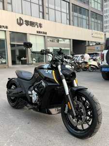 Motocicleta Cruiser Benda LFC 700 de 700cc, Refrigerada por Agua, con ABS, Alto Rendimiento, 180km/h - Product Image 4
