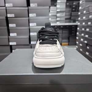 Chaussures pour hommes de luxe de créateur à <span class=keywords><strong>plateforme</strong></span> triangulaire inversée, chaussures de papa tendance de marque bicolores noir et blanc - Product Image 3