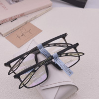 Lunettes optiques pour femmes de marque célèbre de haute qualité Style classique avec forme de visage de diamant Match stock prêt à prix bon marché