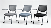 Chaise de conférence ergonomique à dossier incurvé, rembourrée, avec siège en tissu durable et base métallique robuste pour salle de réunion dirigeante
