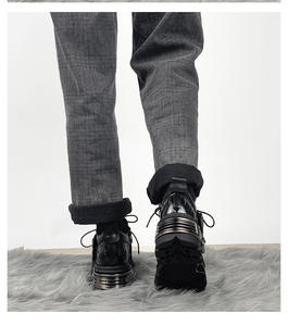 Botas chukka de cuero estilo punk oscuro italiano retro con diseño metálico a pequeña escala, tacón bajo y suela gruesa, venta al por mayor. - Product Image 6