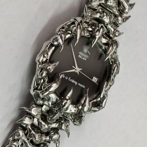 Nuevo Diseño de Reloj Gótico de Cuarzo con Manecillas en Forma de Garra, Personalizable con Logotipo, Relojes de Alabastro para Hombre - Product Image 2