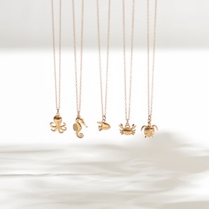 Collana da donna Jietao in acciaio inossidabile, ispirata al mare, impermeabile, anallergica, con animali marini: Cavalluccio marino, Polpo, Granchio, Tartaruga - Product Image 1