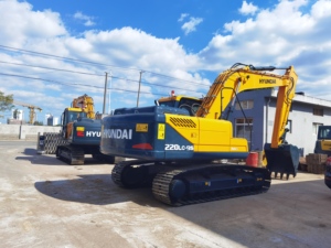 รถขุดฮุนได 220LC-9S มือสอง คุณภาพดี แรงขับเคลื่อนทรงพลัง อะไหล่แท้ เหมาะสำหรับงานเหมือง - Product Image 4