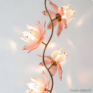 โคมไฟตั้งพื้น LED รูปดอกบัวสมัยใหม่ สีทอง โครงโลหะโค้ง สำหรับห้องนั่งเล่น ห้องนอน ตกแต่งบ้าน - Product Image 2