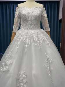 ชุดแต่งงานสีขาวล้วนหรูสไตล์แอฟริกันมีหาง - Product Image 3