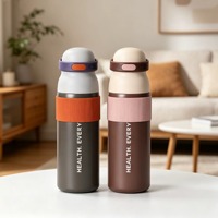 BORGE Bouteille d'eau isotherme personnalisée de 700 ml à double paroi en acier inoxydable 316, isolée sous vide, pour le sport et les activités de plein air, avec poignée