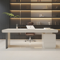 Grande planche italienne minimaliste de luxe en bois massif pour bureau, étude à domicile pour écrire sur ordinateur