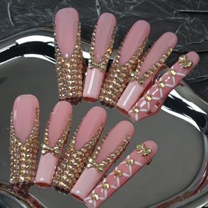 Prix d'usine, vente en gros : Faux ongles à presser faits main, couvrance totale, forme bec de canard long, en acrylique de luxe, motif étoile et papillon - Product Image 3