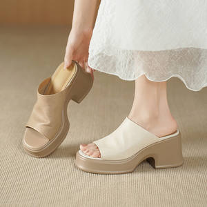 Sandales plates en peau de mouton à bout ouvert et bout rond pour femmes, sandales décontractées à semelle épaisse, sandales romaines à talon haut et épais - Product Image 4