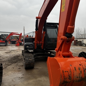 Excavadora de cadenas Hitachi ZX120 usada, 12 toneladas, modelo 2025, cucharón de 0.52m, potencia de 66Kw, 300 horas, componentes principales incluidos, en buen estado para la venta. - Product Image 2
