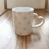 Groothandel Hoge Kwaliteit Sublimatie 11oz Witte Blanke Keramische Mokken Hartvormig Handvat Aanpasbare Kleuren Logo Vaatwasser/Magnetronbestendig