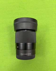 เลนส์ซูมเทเลโฟโต้แบบฟูลเฟรม Sigmas 30 มม. F/1.4 DC DN Contemporary (เมาท์ E) ขายส่ง - Product Image 1