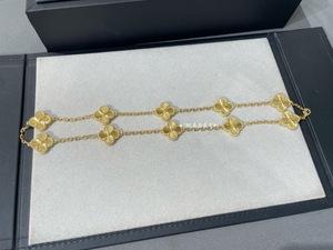 Collana da Donna in Rame con Quadrifoglio e Dieci Fiori, Placcata Oro 18K, Incisione Laser CNC, Catena in Stile Bambù, Stile Sportivo, Live Streaming - Product Image 6