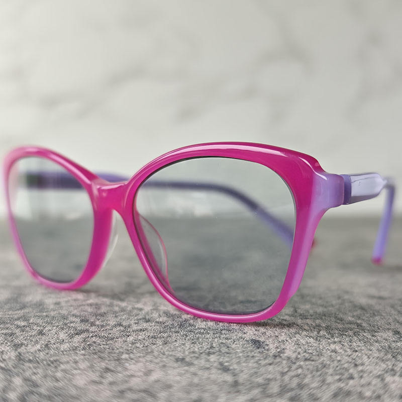 สีชมพูแดง