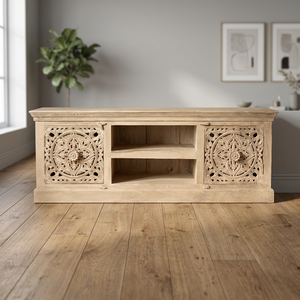 Console TV en bois de manguier massif avec portes Jali sculptées à la main et étagères ouvertes |   Meuble TV rustique bohème - Product Image 1