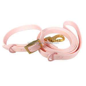 Ensemble de laisse et de collier de chien imperméables en gros d'usine laisse pour animaux de compagnie en PVC doux au toucher de haute qualité avec crochet pivotant verrouillable en or - Product Image 4