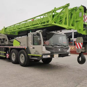 Grue sur camion Zoomlion ZTC800 d'occasion de haute qualité, 80 tonnes, certifiée EPA, pour projets de levage en construction - Product Image 1
