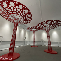 Sculpture d'arbre en métal rouge Vincentaa pour les places commerciales et les espaces publics urbains