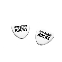 Yiwu Aceon acier inoxydable bord de meulage taille personnalisée mélomane Logo nom Laser graver Triangle arrondi guitare Pick Dog Tag
