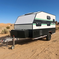 Camping-car familial de luxe équipé d'une salle de bain intérieure, d'une cuisine et d'un système de panneaux solaires, idéal pour les voyages en plein air, les road trips et le camping
