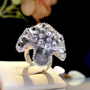 Anello con grande fiore, design personalizzato, accessori alla moda per l'uso quotidiano - Product Image 3