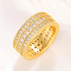 Anello Unisex di Lusso a Tre File Completamente Tempestato di Zirconi, Fascia di Alta Qualità Simbolo di Stato - Product Image 4