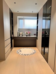Armario Moderno de Madera Independiente con Diseño Contemporáneo para Dormitorio - Product Image 5