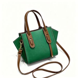 Bolso Tote Estructurado con Cierre Magnético y Cierre Dorado, Hecho a Mano en Cuero Genuino Italiano - Product Image 3