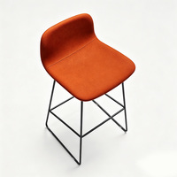 Tabouret de bar pivotant moderne et commercial avec pieds électroplaqués et base en bois, couleur personnalisable pour hôtel, salon, bistrot, lieu de travail