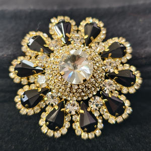 Firstones Vestido de Novia al por Mayor con Apliques de Flores y Pedrería, Apliques de Cristal Plateado y Dorado, 16 Colores Disponibles - Product Image 3