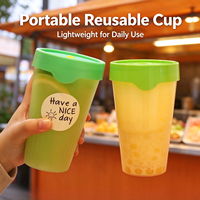 Bouteille en plastique PP côtelée jetable de 500 ml (16 oz) résistante à la chaleur, à rayures verticales, pour emballage de thé au lait, thé au citron, avec couvercle