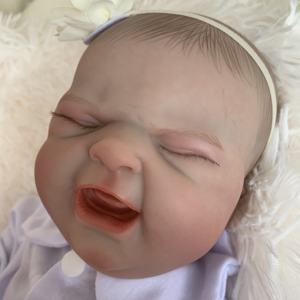 دمية طفلة تولد من جديد قابلة للتخصيص من والدورف ، أخلاق منفوشة بيننا انضم إلى حامل تيفا ، دمى عصرية تولد من جديد - Product Image 5