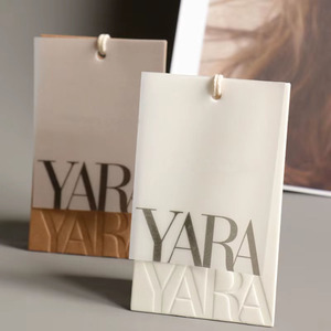 Etiquetas de ropa con logotipo personalizado de lujo, etiquetas de estilo de cuerda colgante recicladas para Columpio de Perfume Europeo Americano para joyería de prendas - Product Image 2