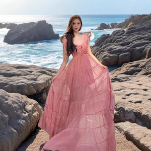 Vestido largo de tirantes finos estilo hada con volantes en la cintura natural, ideal como salida de baño o atuendo de vacaciones. - Product Image 4