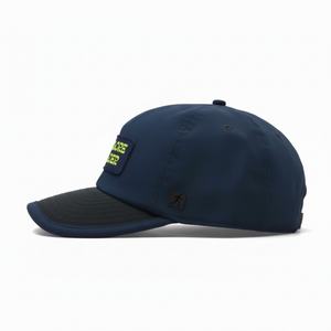Casquettes de sport structurées à 6 panneaux en caoutchouc personnalisé avec logo, bleues, à séchage rapide, imperméables, avec trous découpés au laser, style snapback, pour la course à pied - Product Image 3