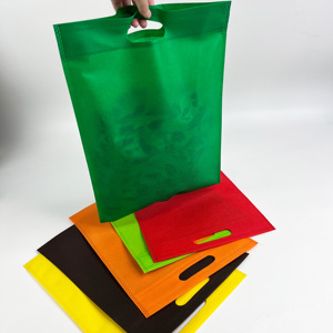 Bolsas de Compra Reutilizables Ecológicas de Tela No Tejida - Bolsas de Compras con Asas Troqueladas Multicolores y Impresión Personalizada - Product Image 3