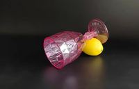 Vente en gros usine – Gobelets à pied en plastique PET coloré de 330 ml, design diamant vintage de luxe léger, article très prisé pour bars et KTV