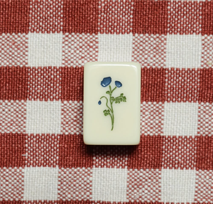 Estetik Moda Parfüm Temalı Amerikan Mahjong Seti 4 Katmanlı Pembe Beyaz Akrilik Mahjong Taşları Çiçekli Ejderha Tasarımı - Product Image 3
