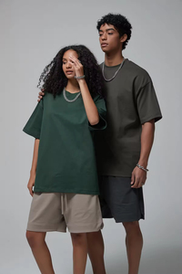 T-shirt Col Rond Personnalisé en Gros, Coton Lourd 385 GSM, 100% Coton Uni, Coupe Oversize pour Homme - Product Image 3