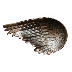 Plateaux décoratifs anciens en forme d'aile pour servir des noix, des bonbons, présentoir de table, décoration de la maison, plateau en métal, designs personnalisés faits à la main - Product Image 1