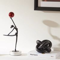 Sculpture Moderne Abstraite Personnalisée de Gymnaste Danseuse, Figurine d'Art Noire avec Étagère Sphérique, Décoration de Table, Cadeau pour la Maison