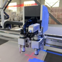 Machine de découpe numérique grand format YOUHAO avec caméra CCD et couteau vibrant CNC pour panneaux acryliques, PVC et matériaux en mousse