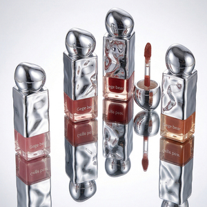 Gloss à lèvres mat velouté repulpant naturel avec emballage unique pour un look naturel, logo personnalisé, vente en gros premium - Product Image 1