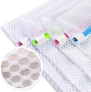 Sac de Lavage Tendance pour Soutiens-Gorge et Lingerie en Maille de Polyester Durable – Idéal pour Sous-Vêtements Délicats, Chaussettes et Collants – Lot de 3 Luxe pour la Maison et les Voyages - Product Image 1