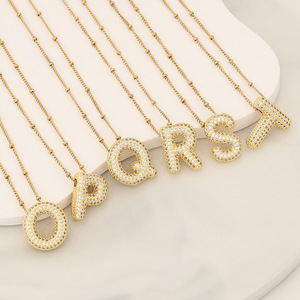 Collier ajustable avec pendentif lettre anglaise (26 lettres) tendance et très vendu pour hommes et femmes, bijou de luxe exquis - Product Image 1